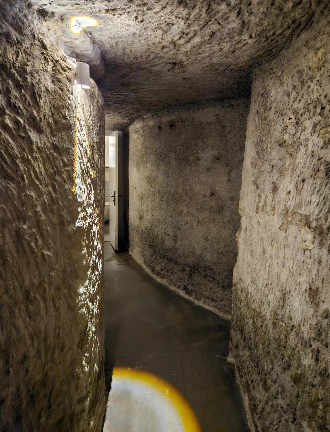 Troglodyte Baths Apartment Saint-Etienne-de-Chigny ภายนอก รูปภาพ